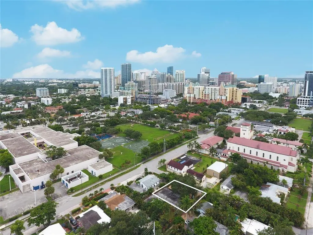 Photo 14 at 204 NE 10TH Avenue 206, Fort Lauderdale