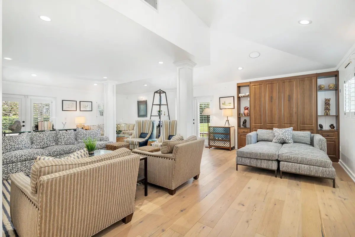 Murphy Bed at 13408 55TH Street, Wellington