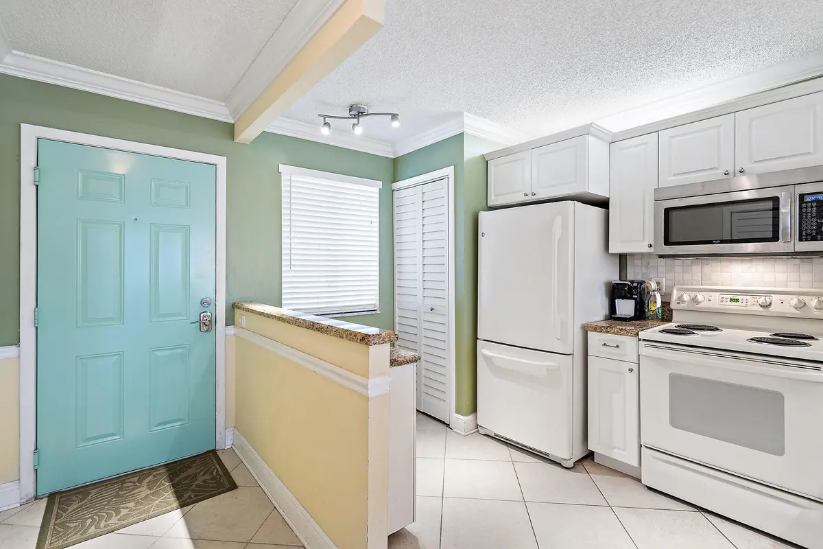 001-353SUSHwy1B102-Jupiter-FL-small at 353 S US HIGHWAY 1 B102, Jupiter
