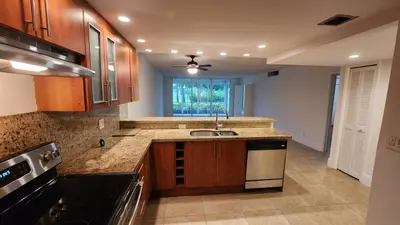 2851 S PALM AIRE Drive 101, Pompano Beach – Condominium for sale