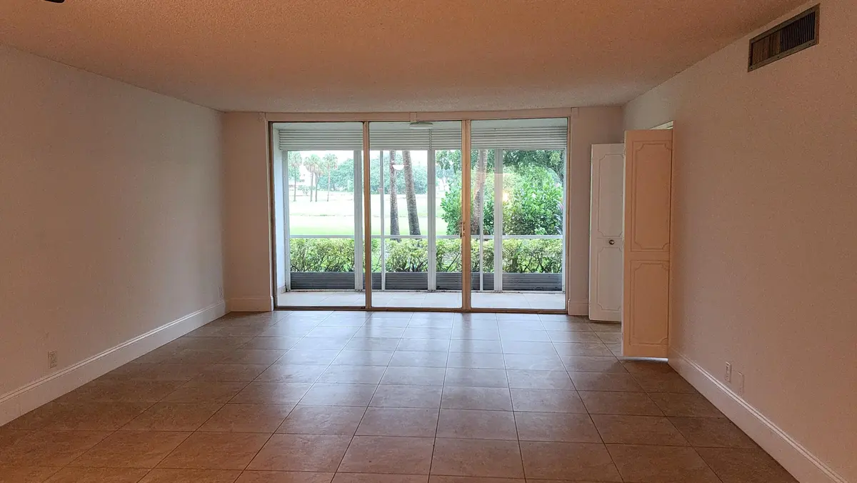 Undetermined at 2851 S PALM AIRE Drive 101, Pompano Beach