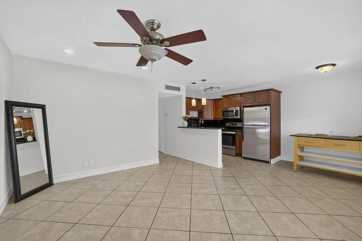 1-web-or-mls-8I8A4739 at 4051 NE 13TH Avenue 76-3, Oakland Park