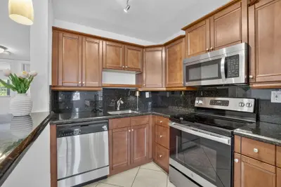 4051 NE 13TH Avenue 76-3, Oakland Park – Condominium for rent