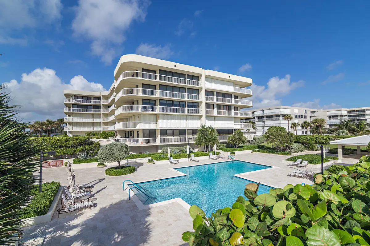 Meridian Palm Beach at 3300 S OCEAN Boulevard 407N, Palm Beach