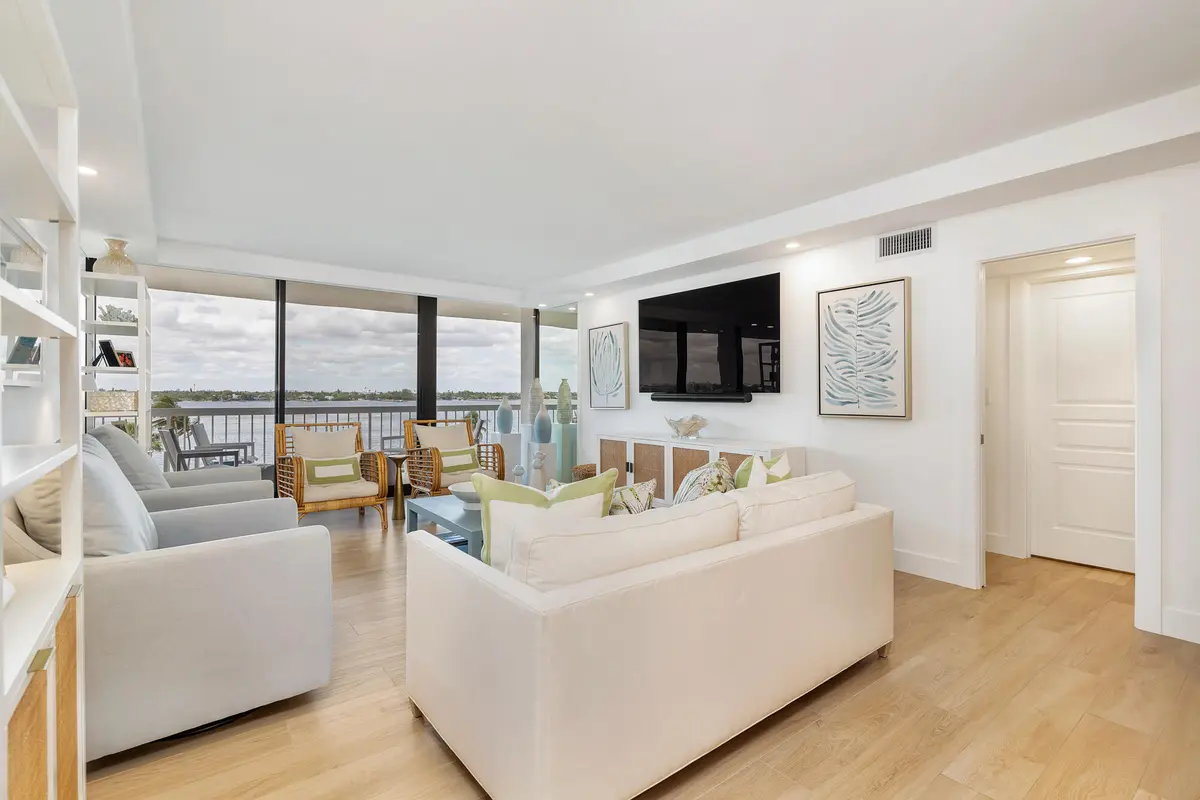 Living Area at 3300 S OCEAN Boulevard 407N, Palm Beach