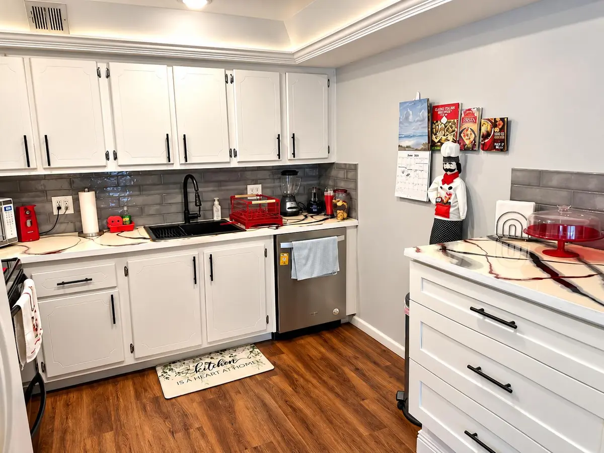 kitchen at 2023 Lyndhurst I, Deerfield Beach