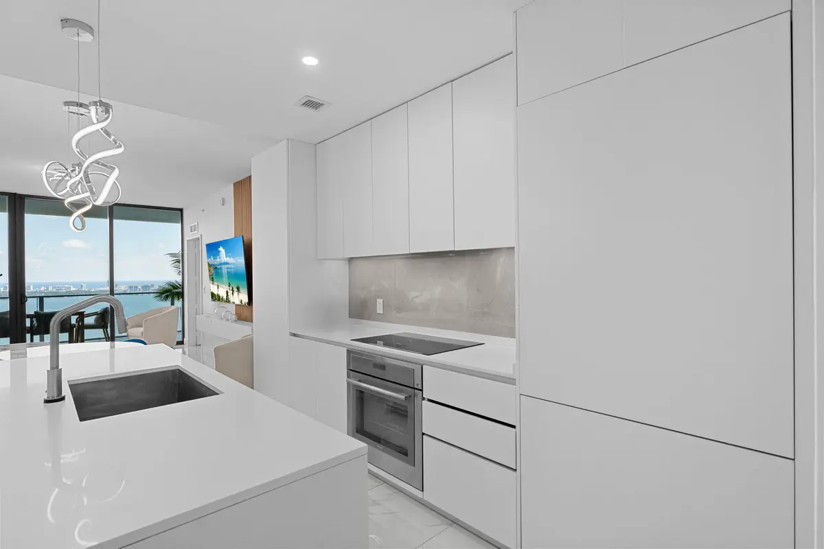 9-web-or-mls-A7401404 at 700 NE 24TH Street 4304, Miami