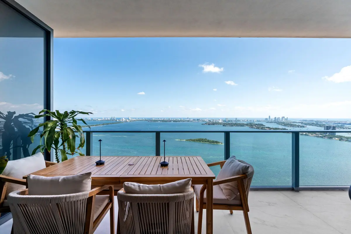 26-web-or-mls-A7401428 at 700 NE 24TH Street 4304, Miami