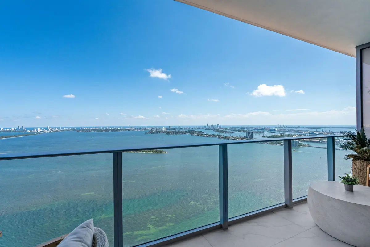 27-web-or-mls-A7401431 at 700 NE 24TH Street 4304, Miami