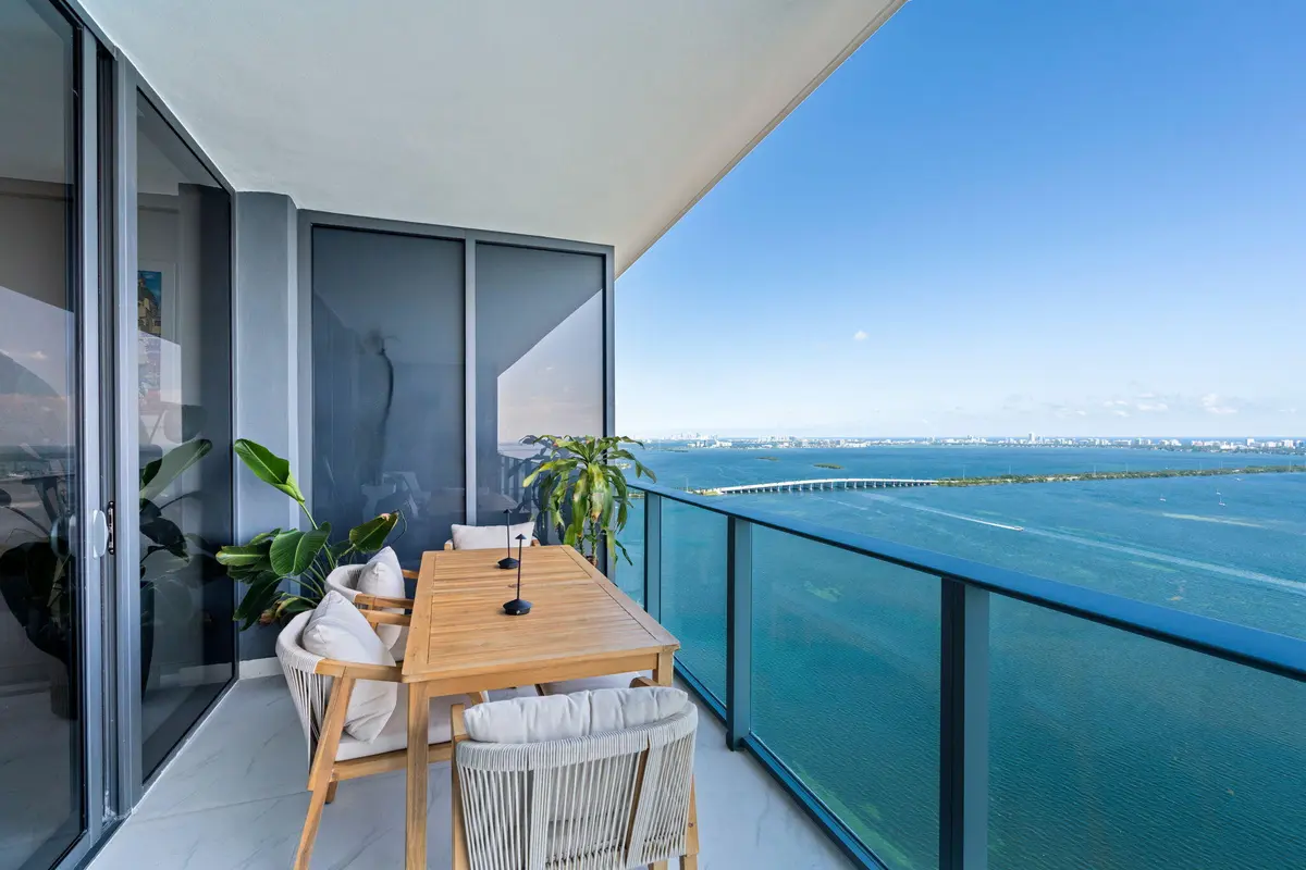 30-web-or-mls-A7401455 at 700 NE 24TH Street 4304, Miami