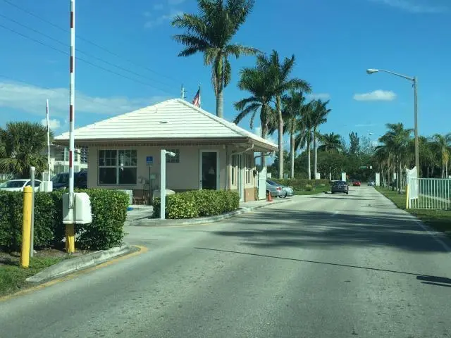 close to Haverhill gate at 7 KINGSWOOD A, West Palm Beach