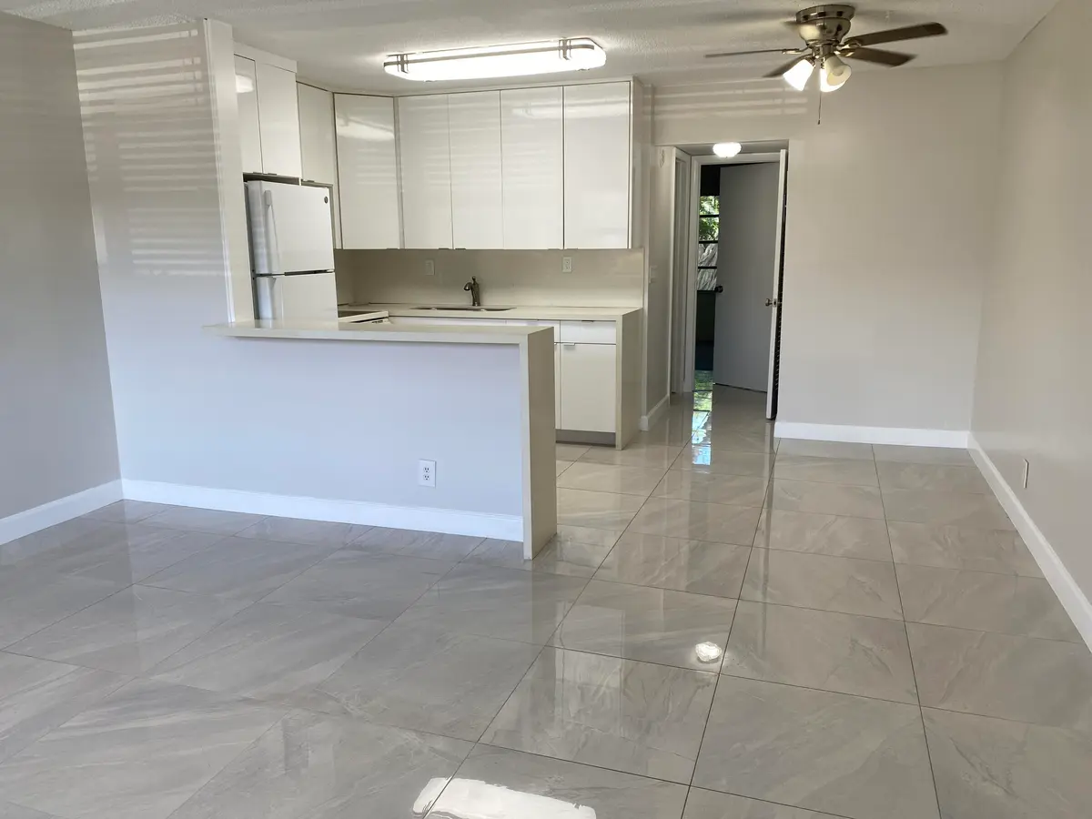 ceramic tiles at 7 KINGSWOOD A, West Palm Beach