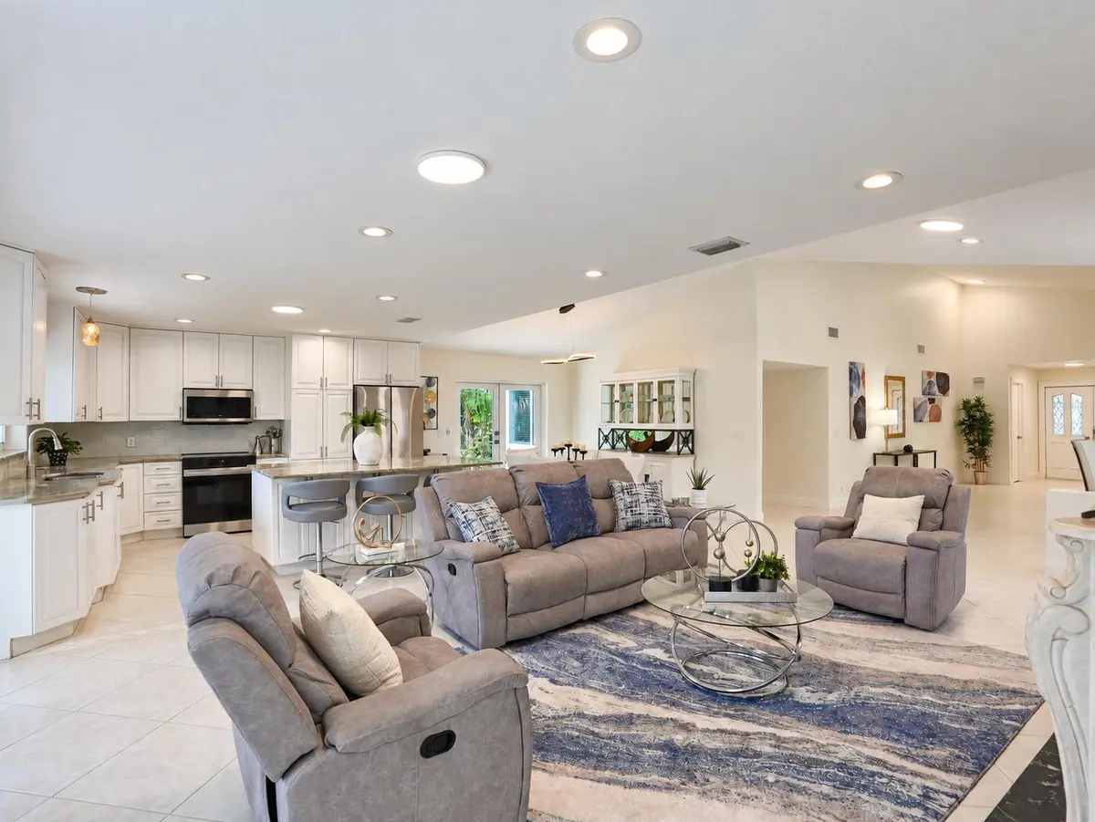 Living Space at 3516 Pine Haven Circle, Boca Raton