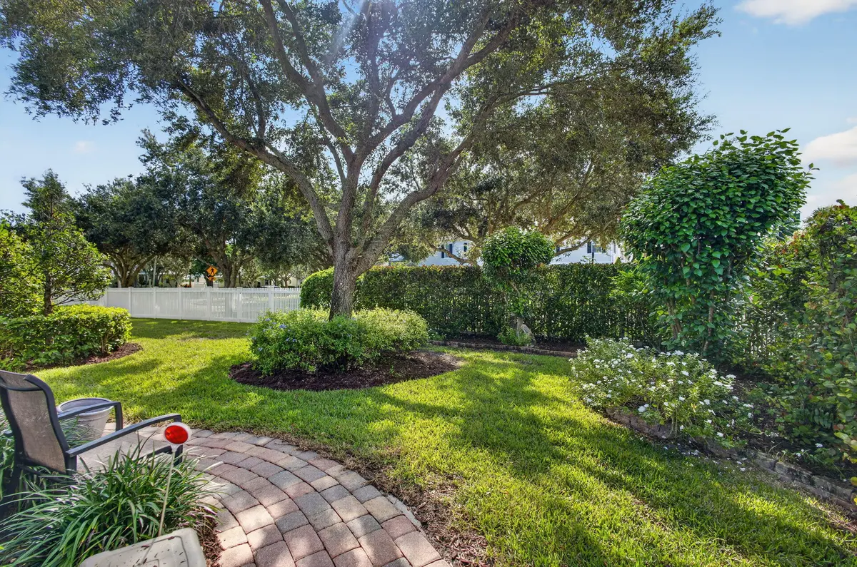 GREEN SPACE at 1043 Key Largo Street, Jupiter
