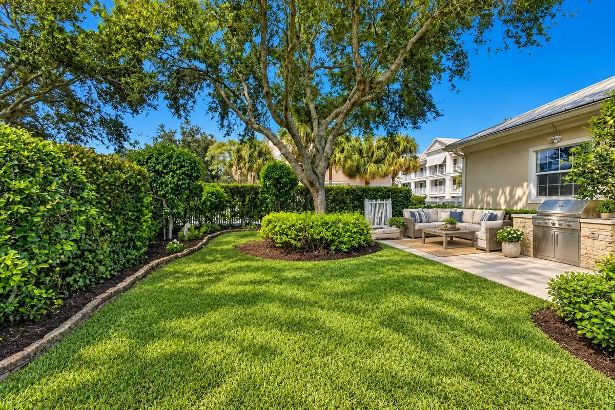 Green Space at 1043 Key Largo Street, Jupiter