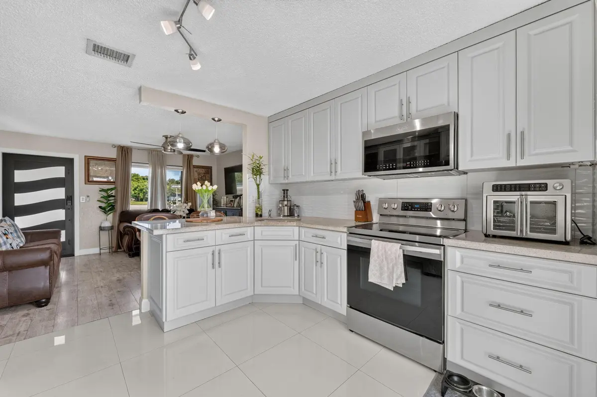 9-web-or-mls-DSC05565 at 2634 SHERIDAN Street, Hollywood