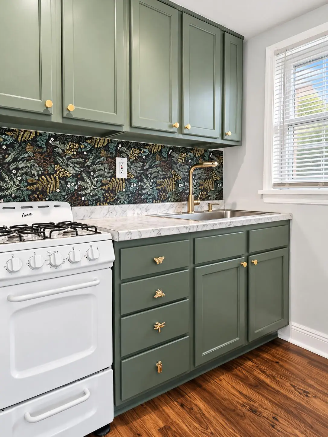 kitchen gas stove at 212 S K Street 2, Lake Worth Beach