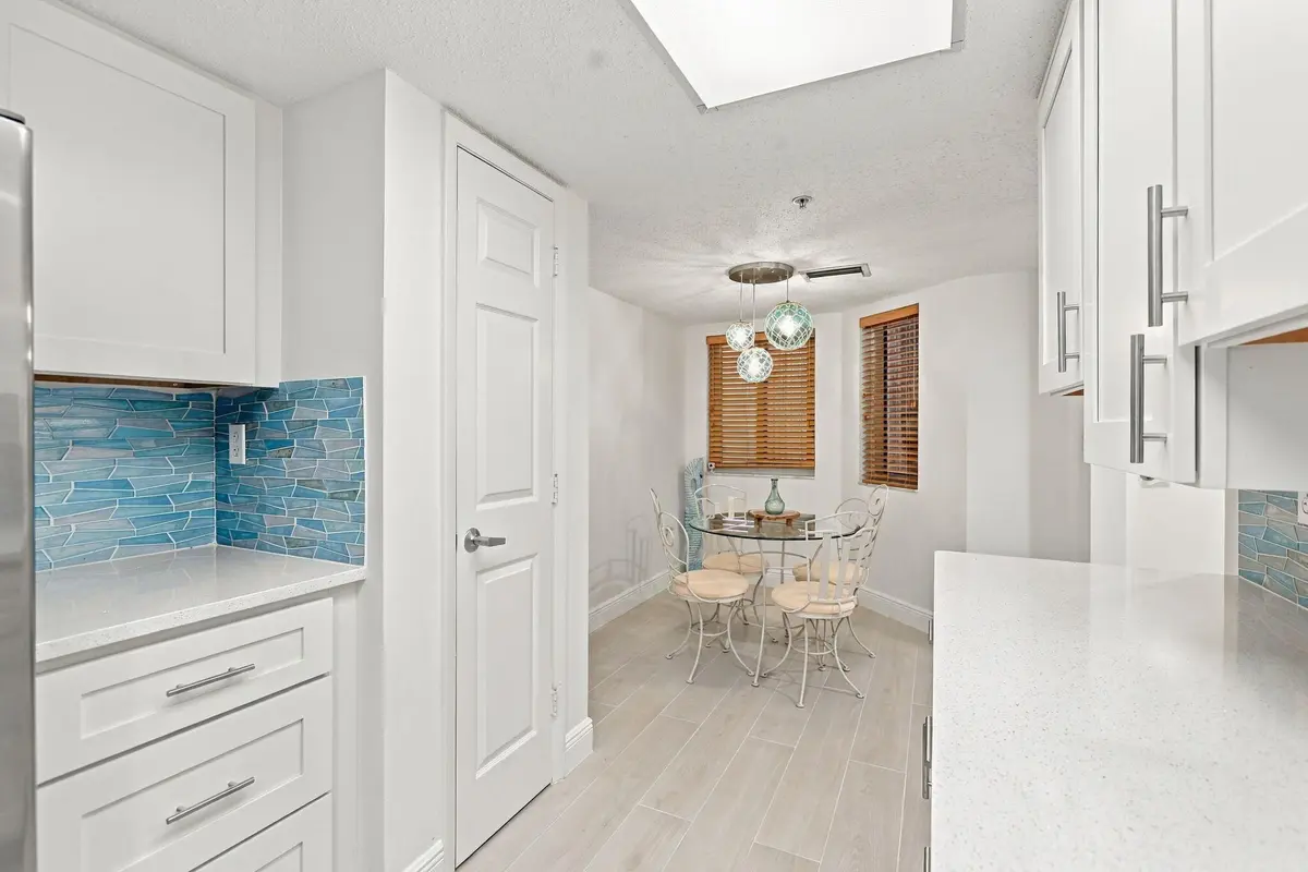 5-web-or-mls-0V8A8925 at 3880 N Hwy A1A 503,