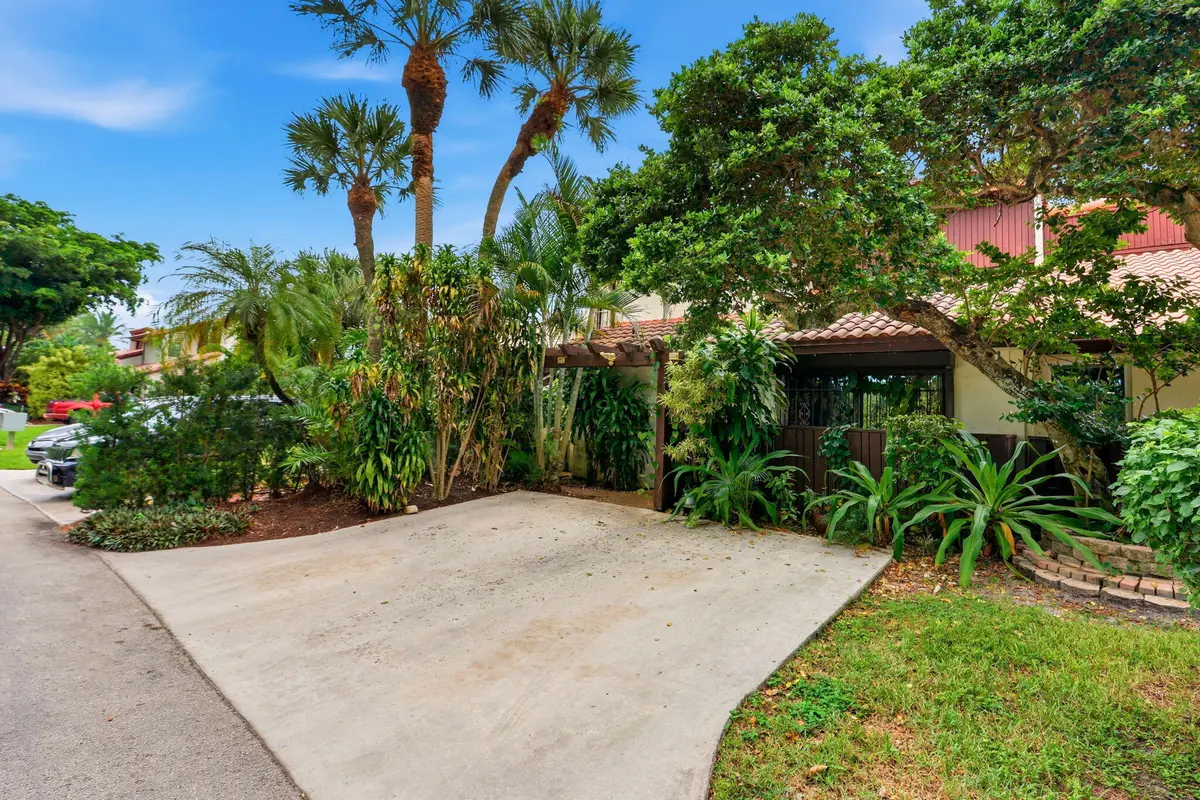 6850 Tiburon Dr at 6850 TIBURON Drive, Boca Raton