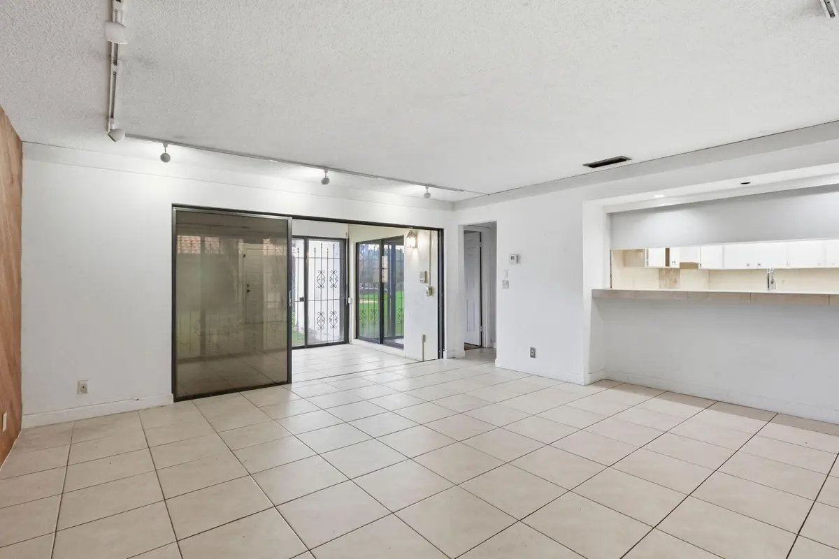 6850 Tiburon Dr at 6850 TIBURON Drive, Boca Raton