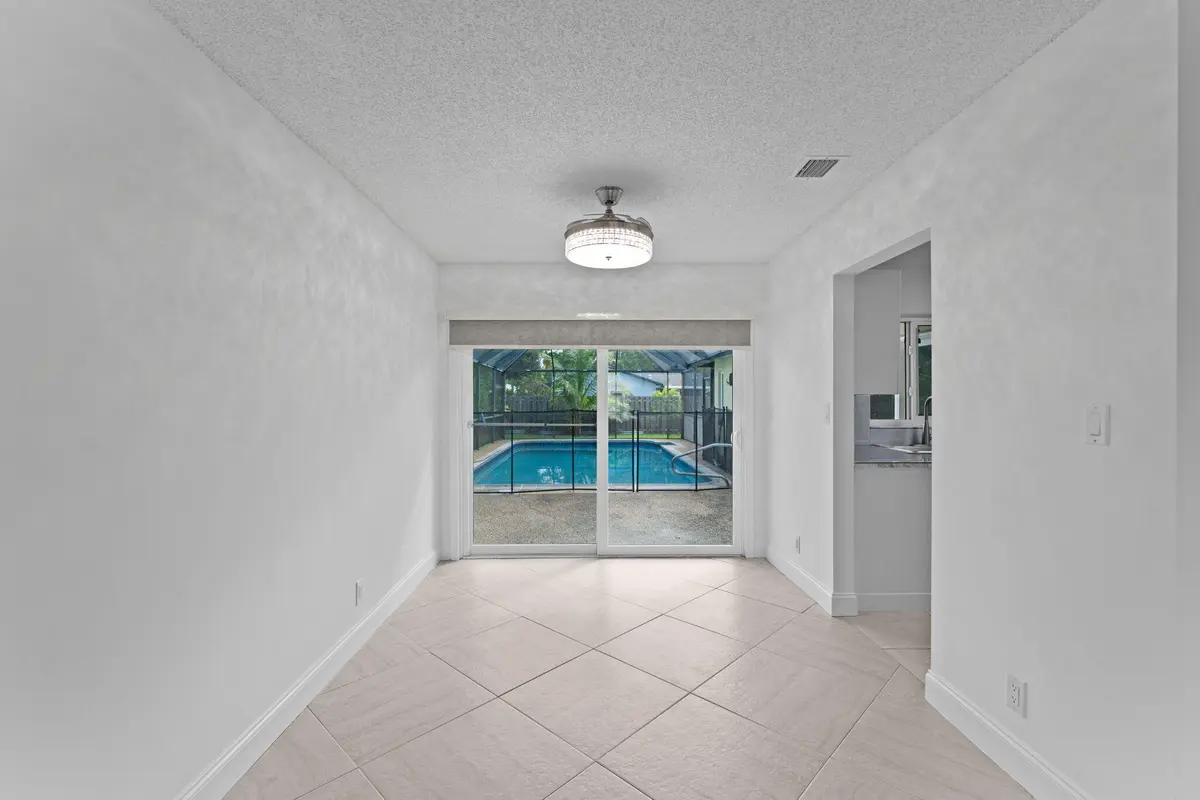 10-web-or-mls-A7400950 at 2315 NW 98th Lane, Coral Springs
