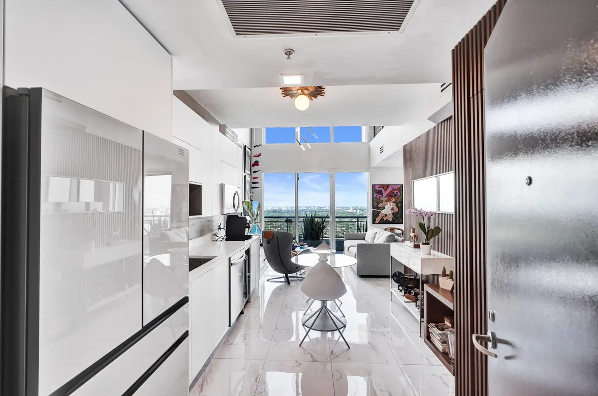 47-web-or-mls-DSC00266 at 60 SW 13TH Street 3411, Miami
