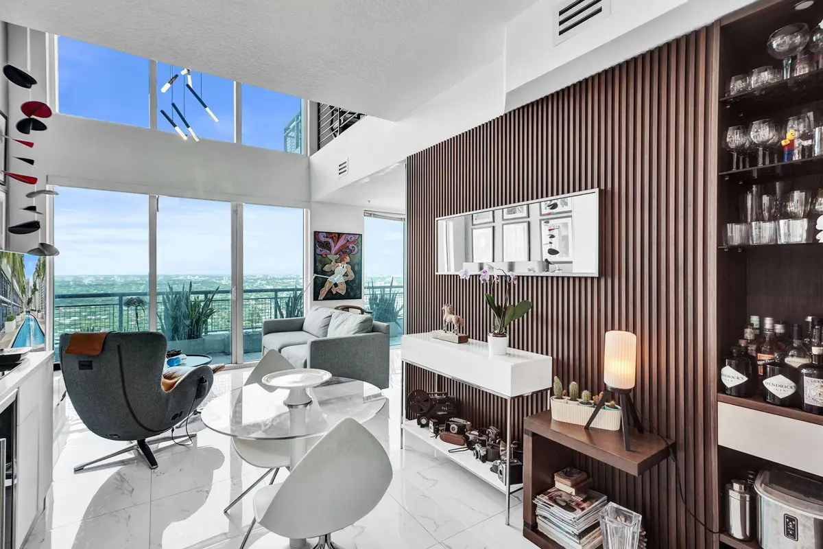49-web-or-mls-DSC00272 at 60 SW 13TH Street 3411, Miami
