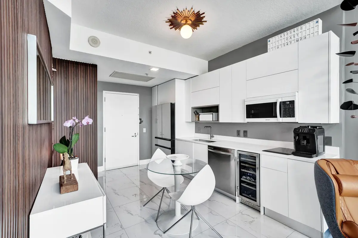 50-web-or-mls-DSC00275 at 60 SW 13TH Street 3411, Miami