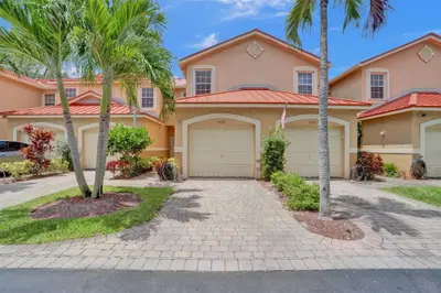 4059 CRYSTAL LAKE Drive, Deerfield Beach – Townhouse for rent