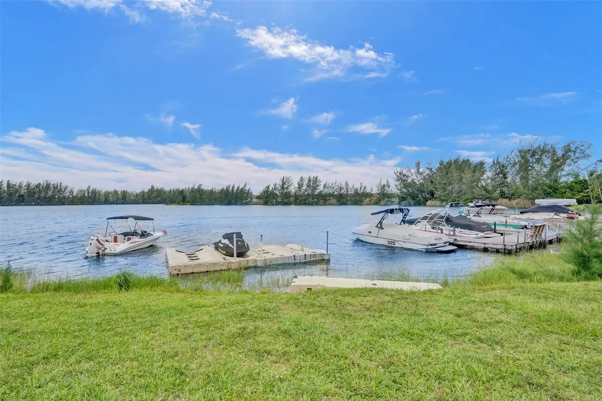 Photo 3 at 4059 CRYSTAL LAKE Drive, Deerfield Beach