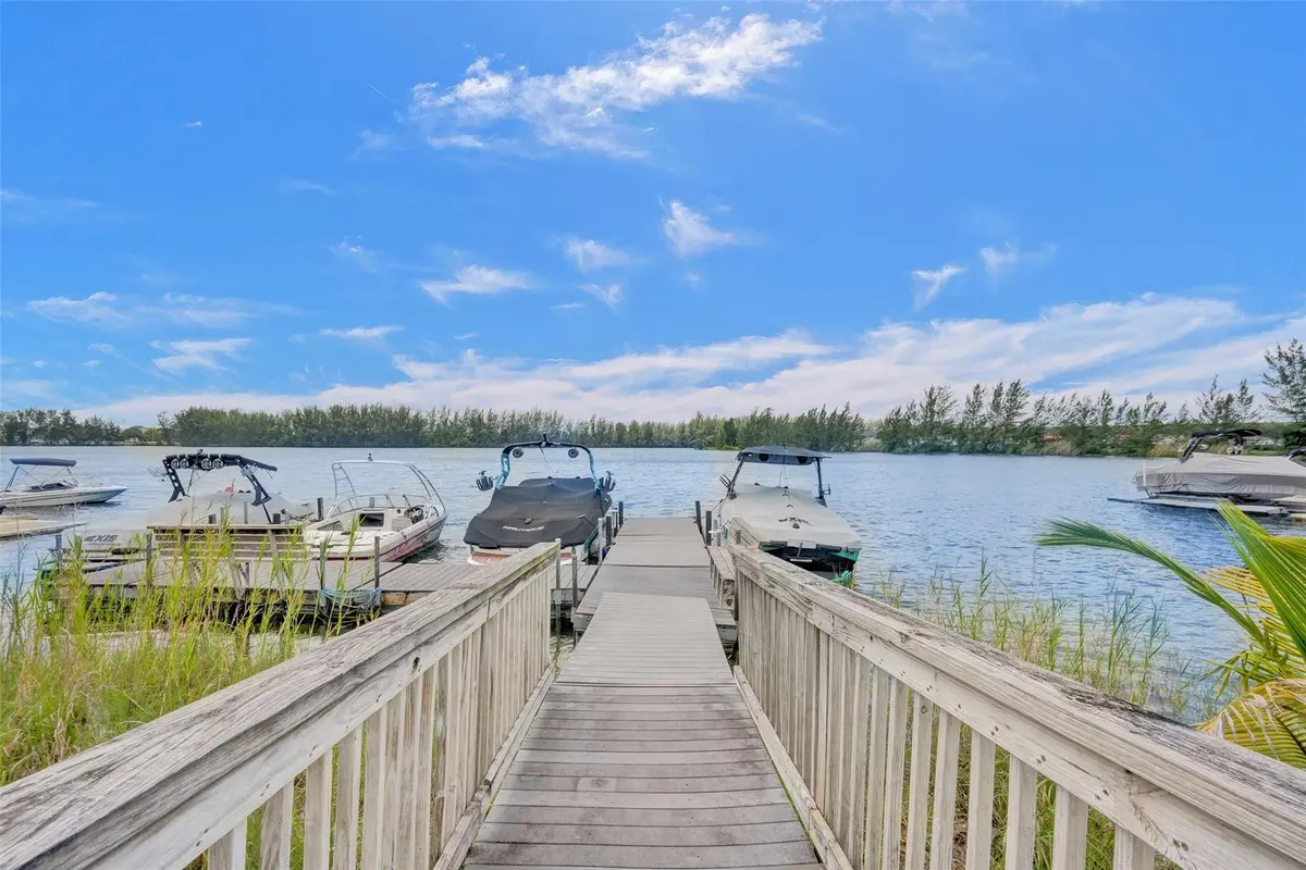 Photo 4 at 4059 CRYSTAL LAKE Drive, Deerfield Beach
