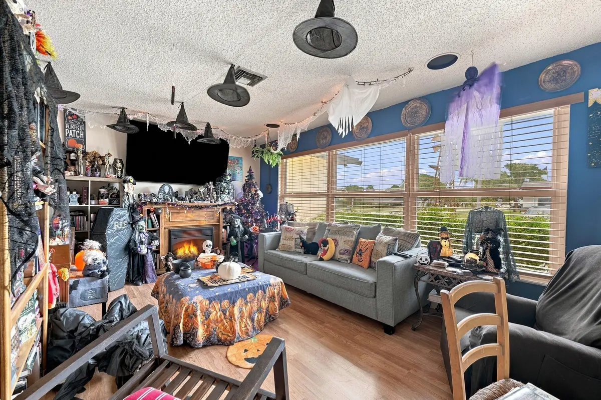 04_dsc_4403_with_fire at 1275 Scottsdale Road, West Palm Beach