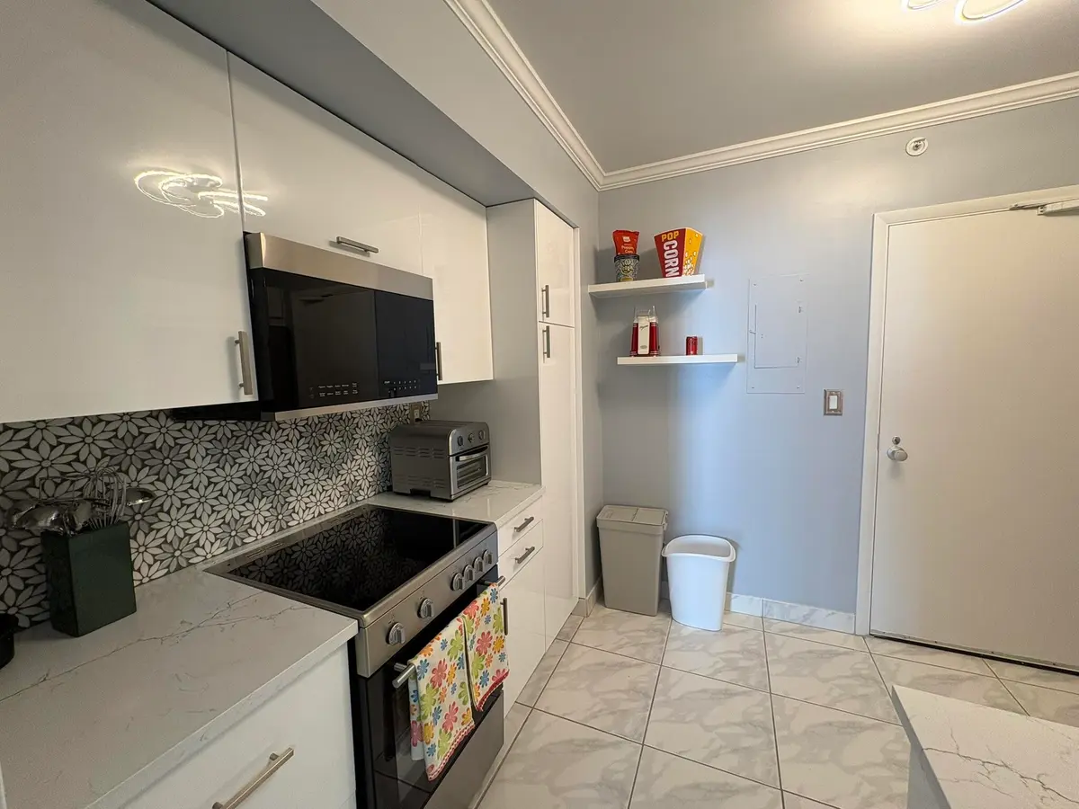 Kitchen at 3333 NE 34th Street 817, Fort Lauderdale