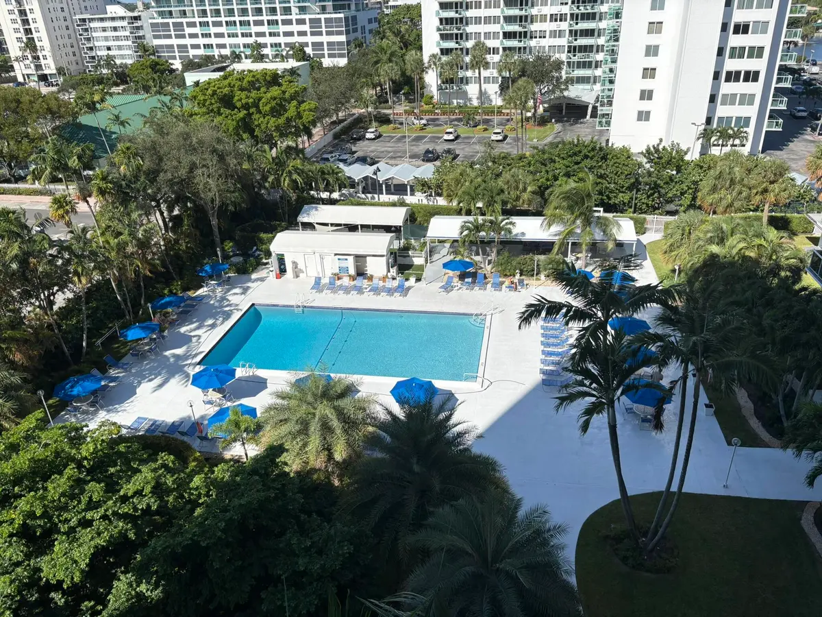 Pool at 3333 NE 34th Street 817, Fort Lauderdale