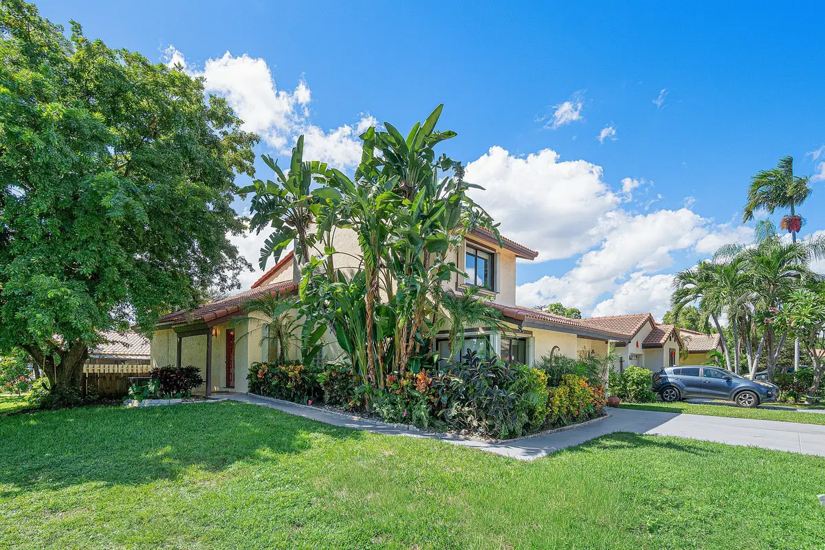 2810 SAND PINES CT. at 2810 SAND PINES Court, Lake Worth