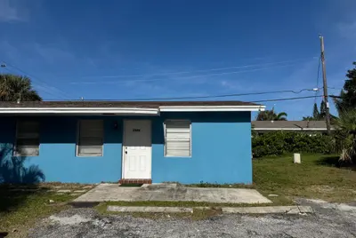 1976 Windsor Drive, North Palm Beach – Townhouse for rent