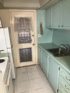 17050 NE 14th Avenue 208, North Miami Beach, FL – photo 2