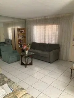 17050 NE 14th Avenue 208, North Miami Beach, FL – photo 1