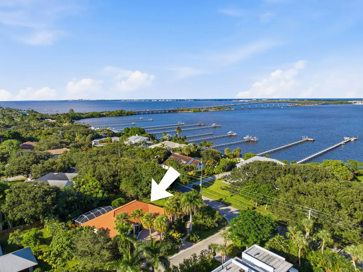 Aerial View at 100 HILLCREST Drive, Sewalls Point
