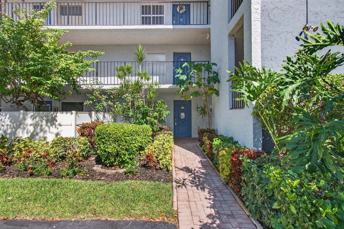 5-web-or-mls-DSC_0456 at 14701 CUMBERLAND Drive 1080, Delray Beach