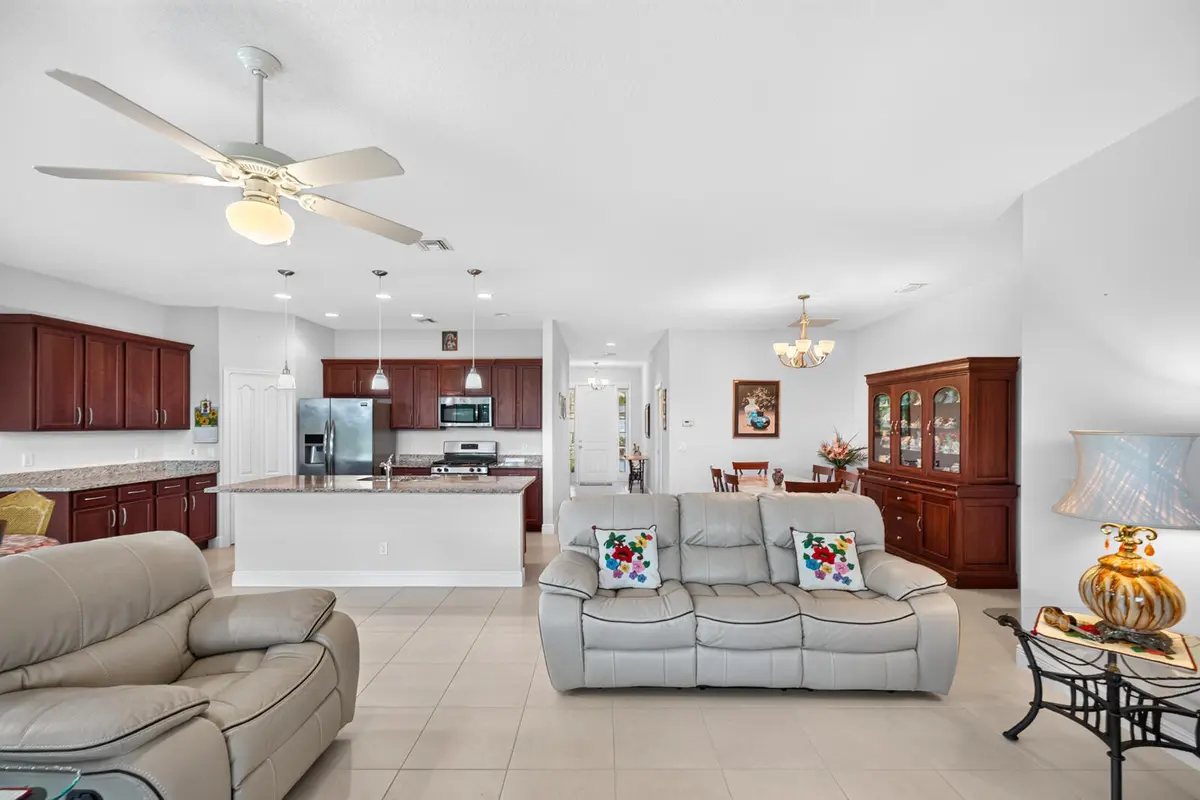 727 Honeybell Ct SW-21 at 727 HONEYBELL Court, Vero Beach
