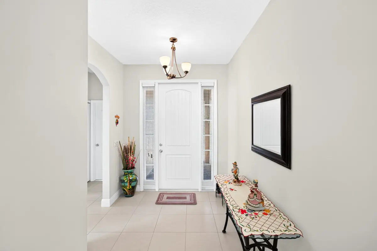 727 Honeybell Ct SW-4 at 727 HONEYBELL Court, Vero Beach