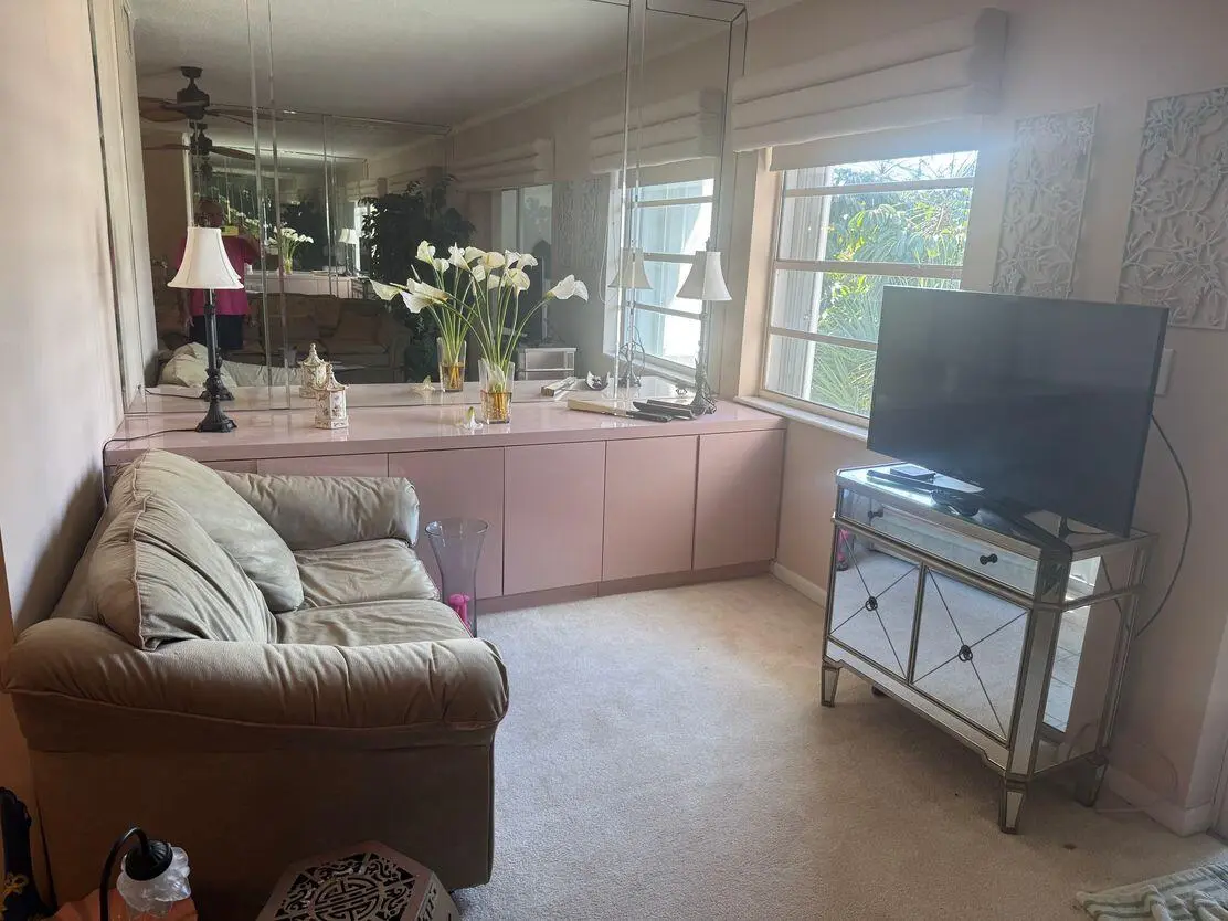 Den at 5401 NW 2nd Avenue Apt 329, Boca Raton