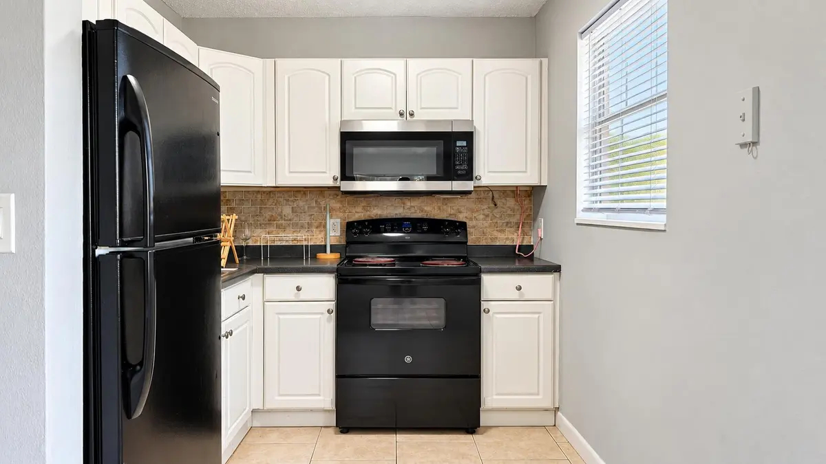 Kitchen 1 at 173 NW 42ND Street 4, Oakland Park