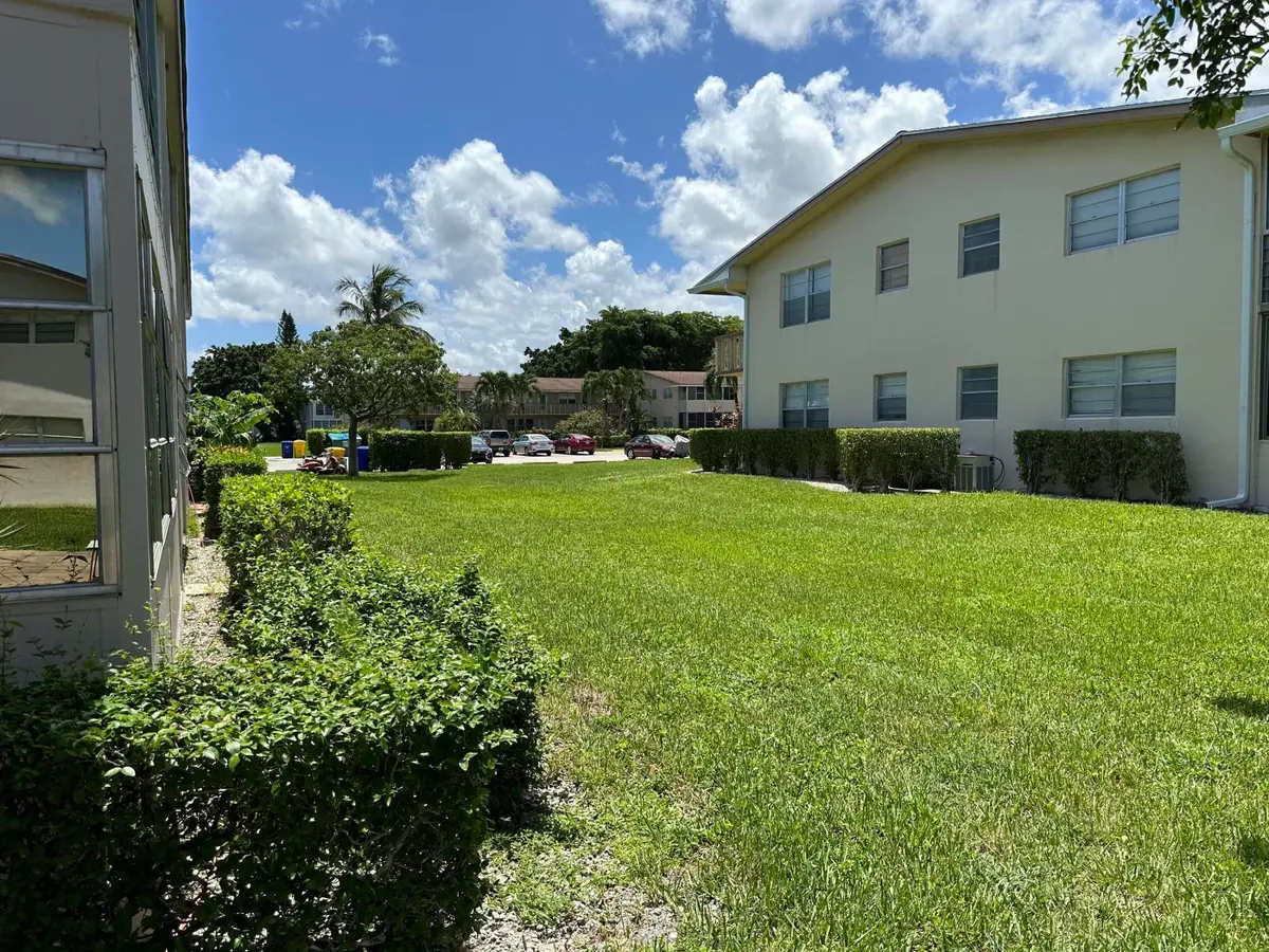 29 Canterburyback at 29 Canterbury B, West Palm Beach