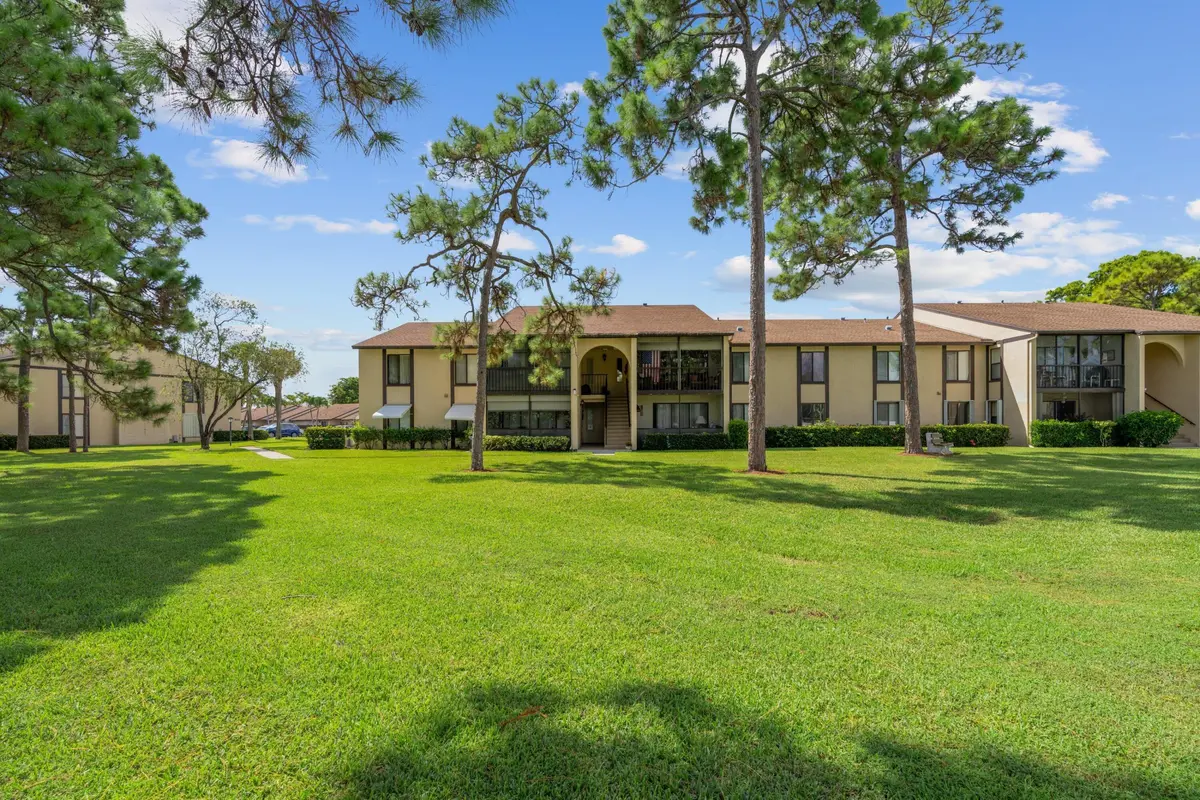 801 Sky Pine Way #H2 at 801 Sky Pine Way, Greenacres