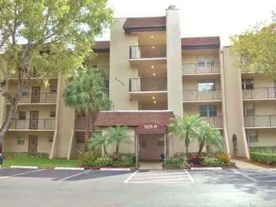 9235 LAGOON Place 315, Davie – Condominium for rent