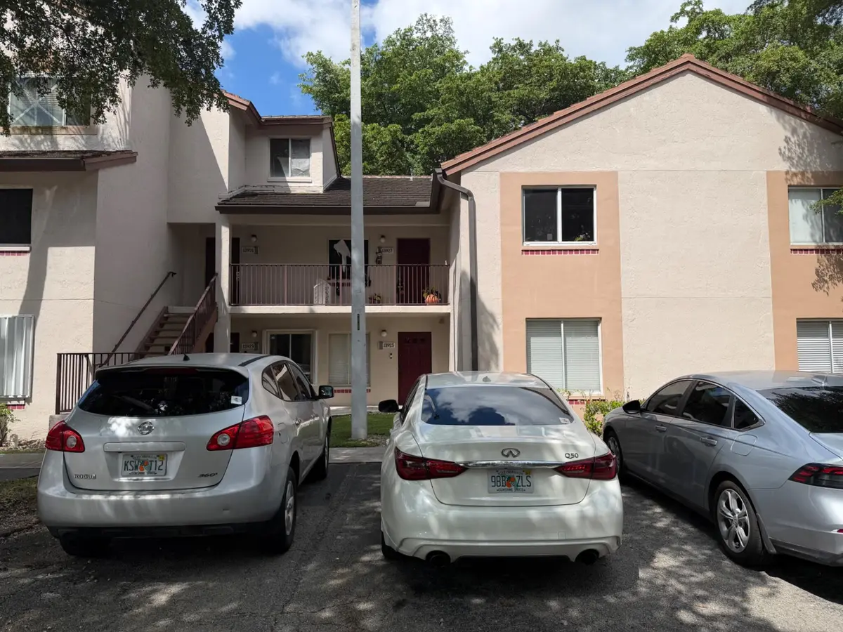 13925 SW 93RD Lane 13925, Miami, FL – photo 1