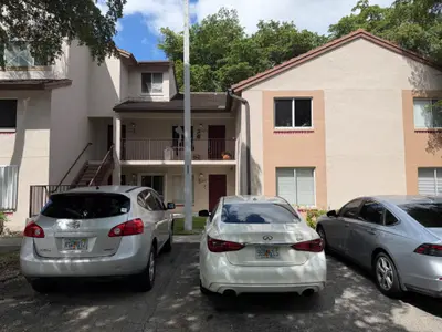 13925 SW 93RD Lane 13925, Miami – Condominium for sale