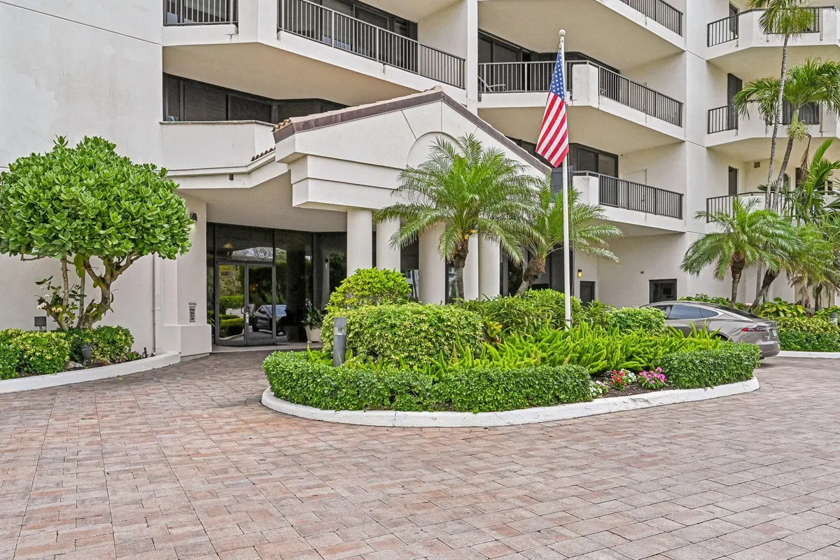 Exterior at 800 OCEAN Drive 1105, Juno Beach